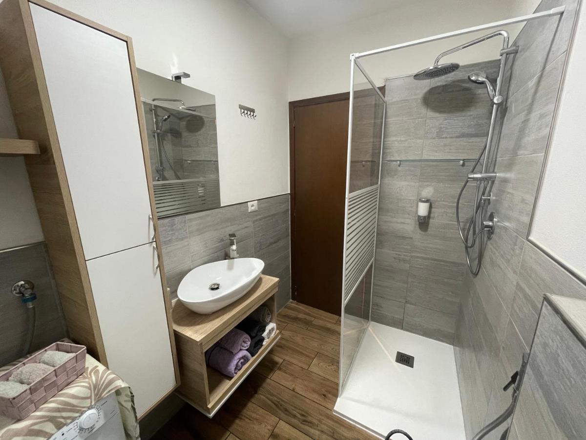 Lake Apartment Ischia Green Tenna Eksteriør bilde